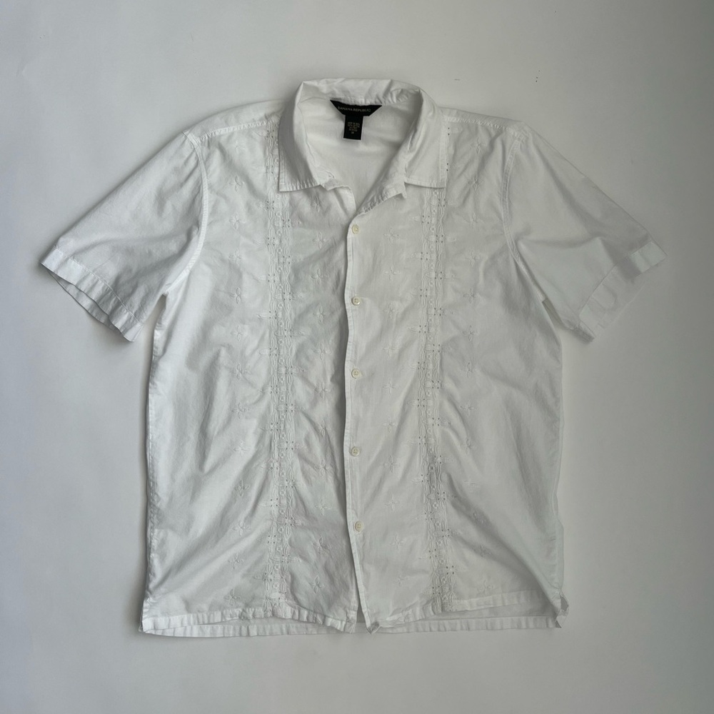 Banana Republic men’s camp collared eyelet embroidered shirt